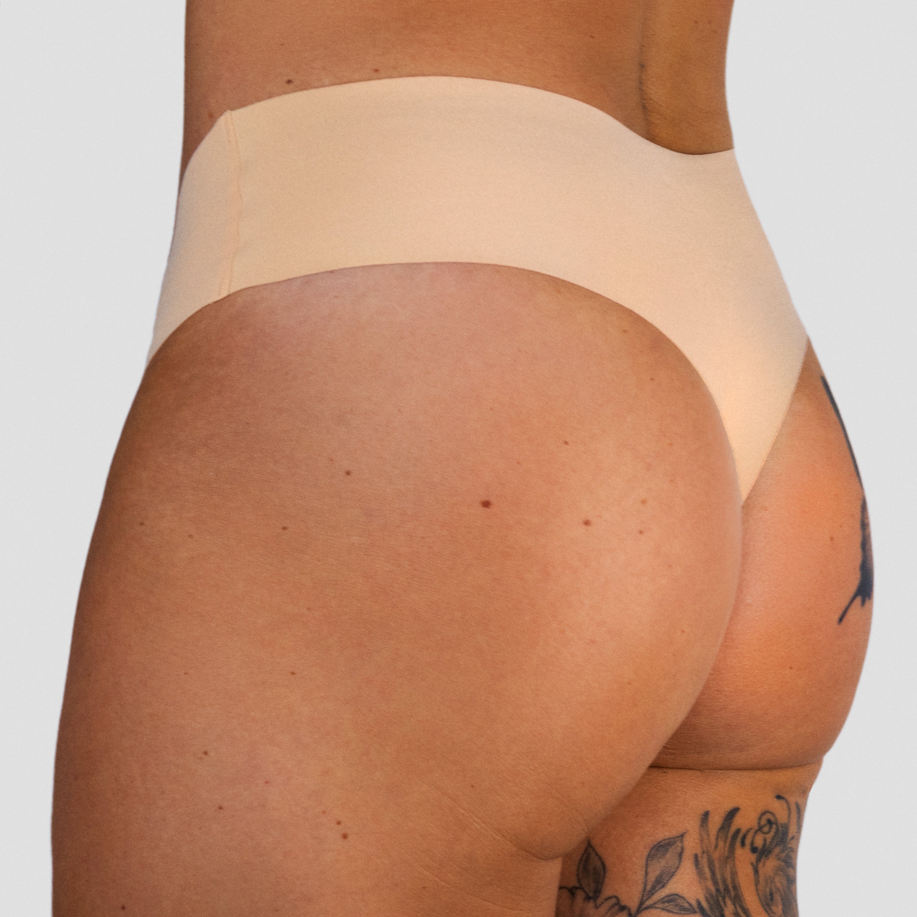 NoShow Thong - Mid Waist